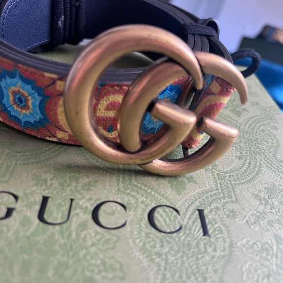 Guy I belt comes with a box look new - Picture 2 of 8